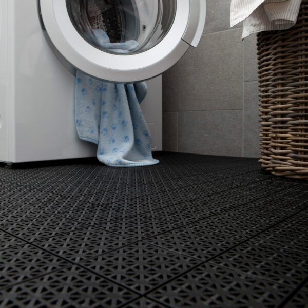 hestra-universa-schwarz