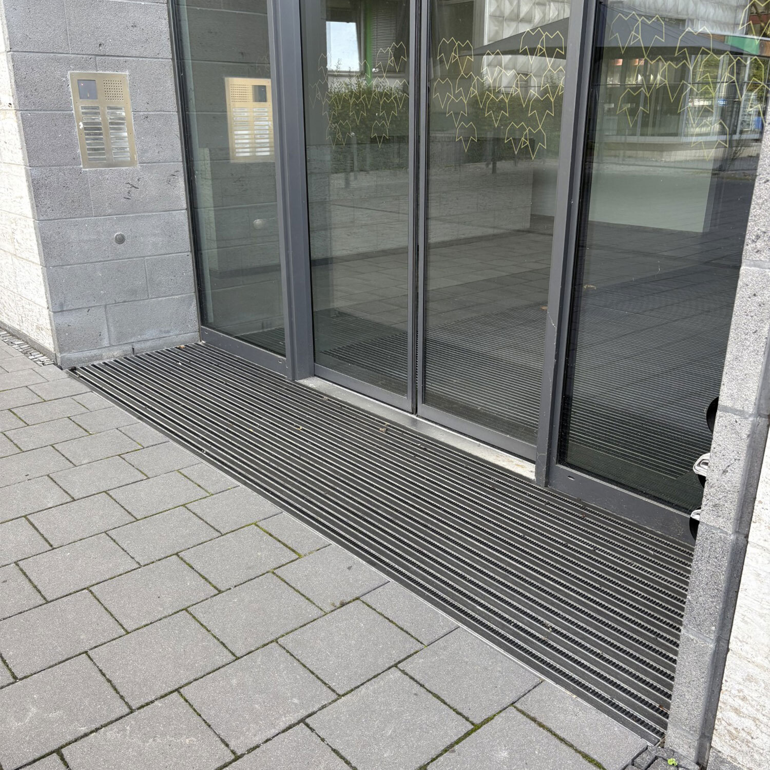 aluprofilsystem-aussen-gummi-buersten aluprofilsystem-aussen-gummi-buersten